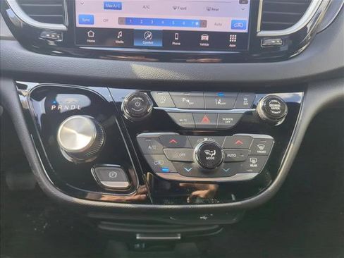 New 2026 Chrysler Voyager LX image 12