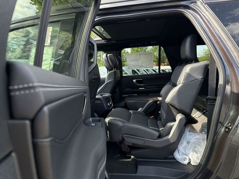 New 2026 Ford Expedition Max Platinum w/ Stealth Appearance Package AWD/4WD image 32