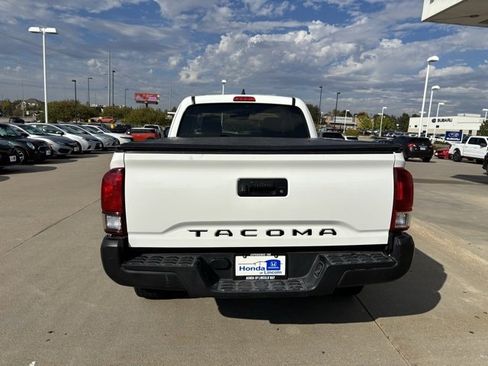 Used 2019 Toyota Tacoma SR image 6