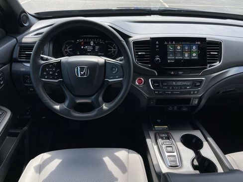 Certified 2025 Honda Passport EX-L image 11