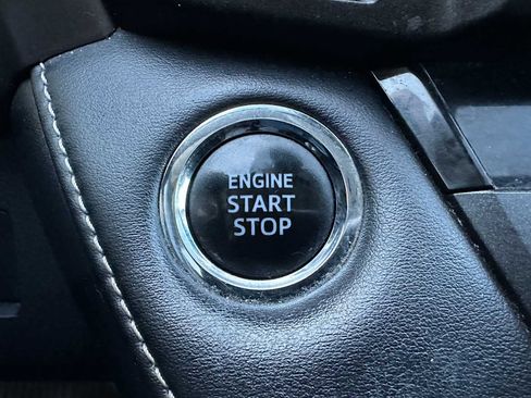 Used 2017 Toyota RAV4 Limited image 38