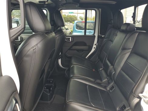 Used 2022 Jeep Gladiator Overland w/ Popular Equipment Package image 10