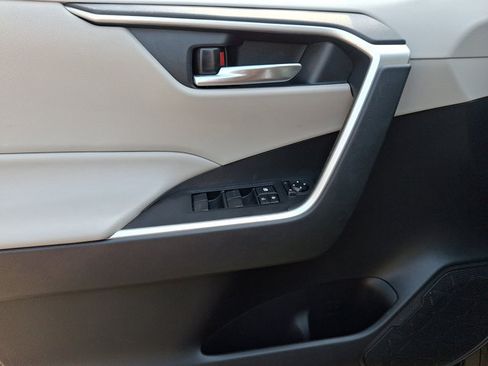 Used 2019 Toyota RAV4 XLE w/ All Weather Liner Package AWD/4WD image 13