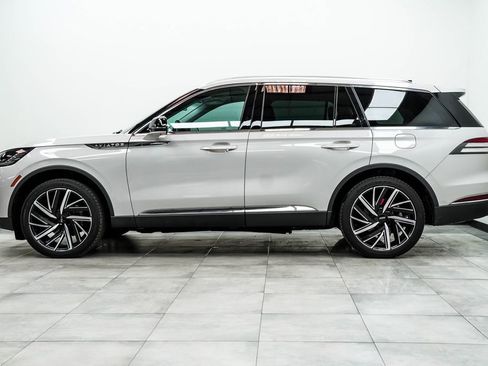Used 2025 Lincoln Aviator Reserve w/ Equipment Group 201A AWD/4WD image 8