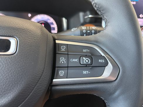 Used 2025 Jeep Compass Limited w/ Elite Group AWD/4WD image 19
