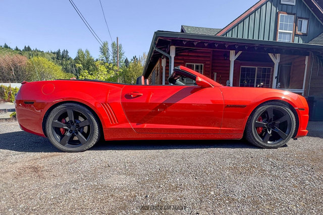 Used 2012 Chevrolet Camaro SS w/ RS Package RWD image 9