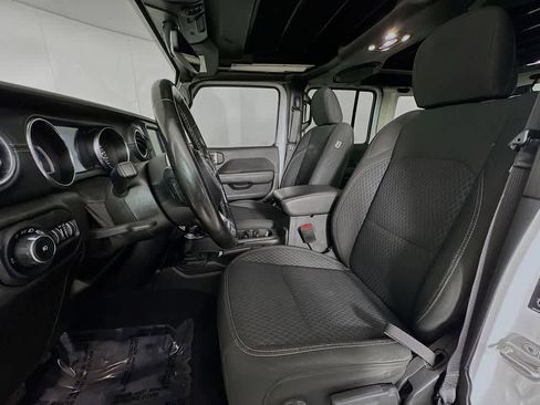 Used 2021 Jeep Wrangler Unlimited Sahara AWD/4WD image 12
