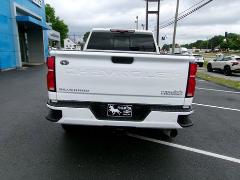 Used 2025 Chevrolet Silverado 2500 High Country w/ High Country Premium Package AWD/4WD image 4