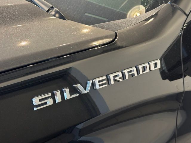Used 2020 Chevrolet Silverado 1500 LTZ w/ LTZ Plus Package AWD/4WD image 36