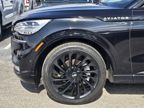 Used 2022 Lincoln Aviator Reserve w/ Equipment Group 201A image 8