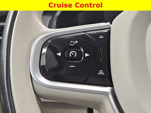 Used 2022 Volvo XC90 T6 Momentum w/ Climate Package image 34