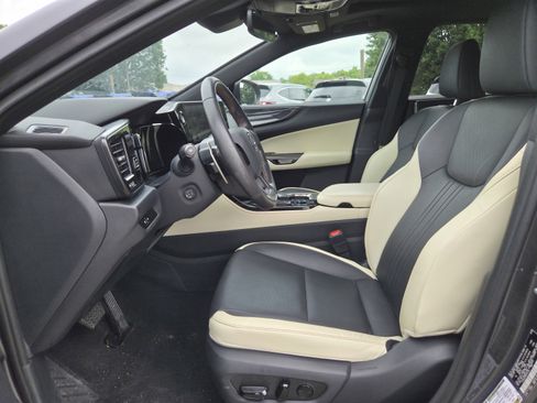 Used 2024 Lexus NX 250 FWD w/ Cold Area Package image 6