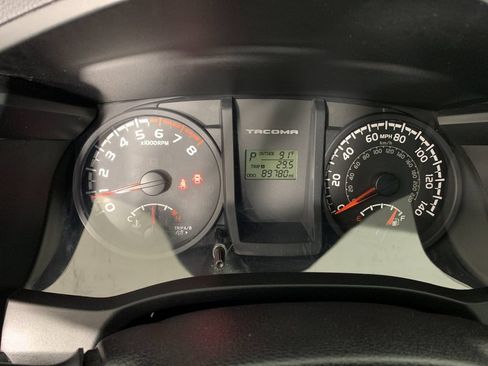 Used 2016 Toyota Tacoma SR RWD image 18