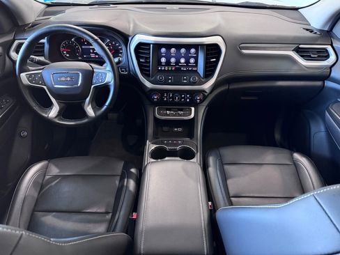 Certified 2023 GMC Acadia SLT w/ Preferred Package image 12