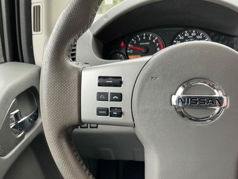 Used 2017 Nissan Frontier SV w/ SV Value Truck Package AWD/4WD image 24