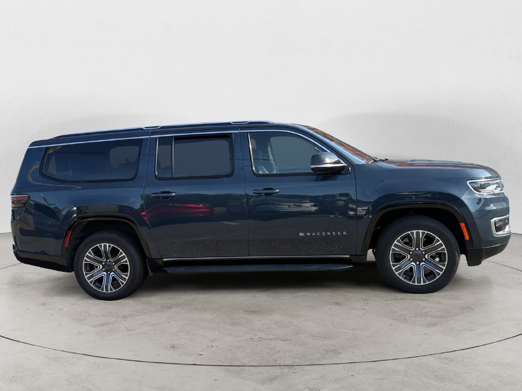 Used 2024 Jeep Wagoneer L Series II w/ Flexible Seating Group RWD image 2