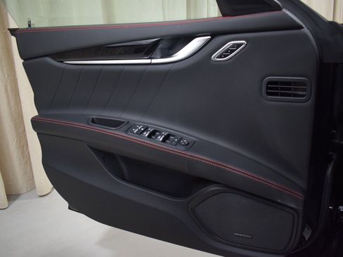 Certified 2024 Maserati Ghibli Modena image 38