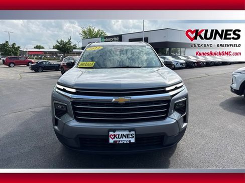 Used 2024 Chevrolet Traverse LT AWD/4WD image 17