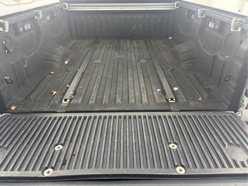 Used 2016 Nissan Titan SL image 16