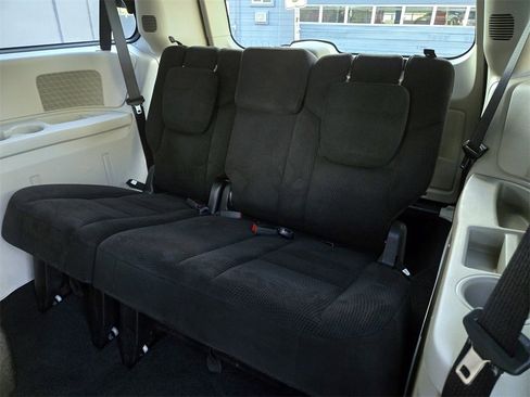 Used 2015 Dodge Grand Caravan SE w/ Quick Order Package 29E SE image 11