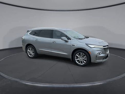 Used 2023 Buick Enclave Avenir w/ Avenir Technology Package AWD/4WD image 2