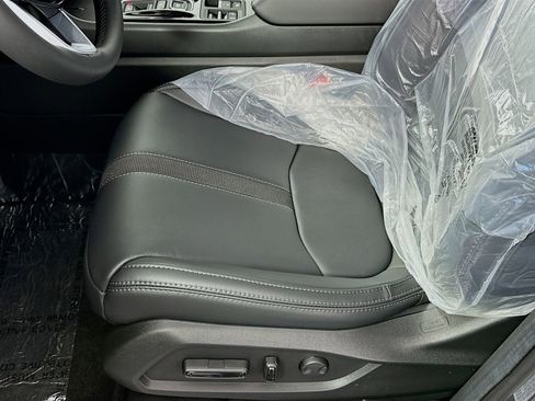 New 2025 Honda Pilot Touring image 15