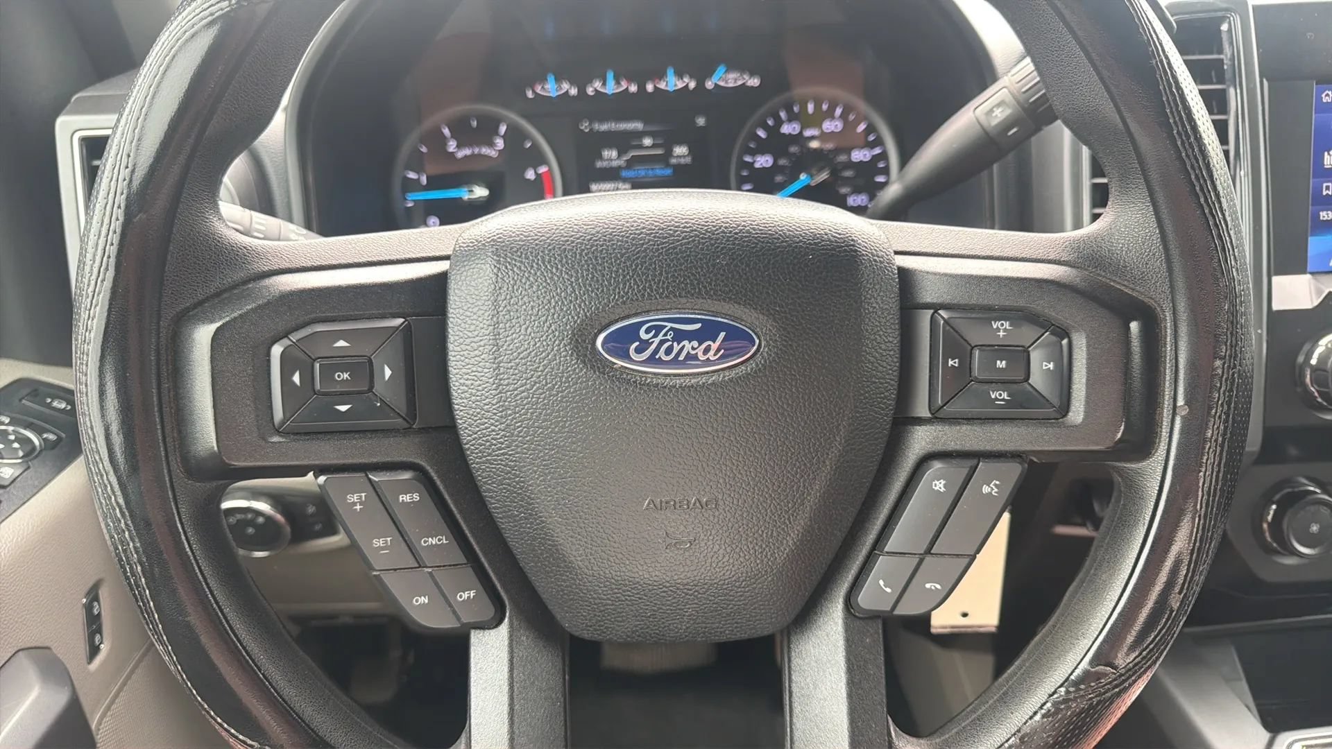 Used 2021 Ford F250 XLT w/ XLT Premium Package AWD/4WD image 13