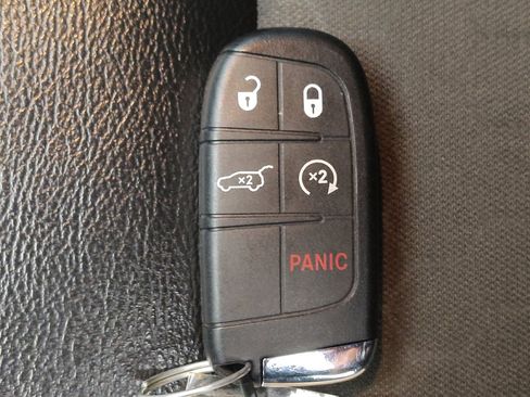 Used 2018 Jeep Compass Latitude w/ Popular Equipment Group image 32