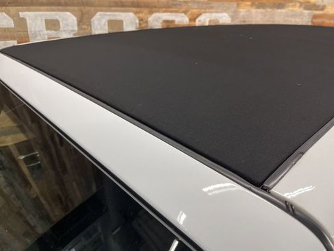 Used 2023 Jeep Wrangler Unlimited w/ Sun & Screen Package image 6