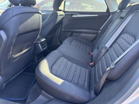 Used 2016 Ford Fusion SE FWD image 5