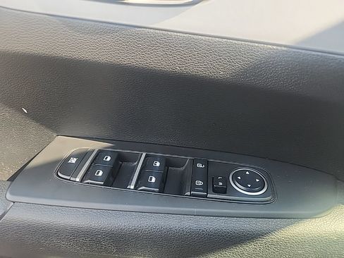 Certified 2023 Kia Forte LXS w/ LXS Technology Package FWD image 25