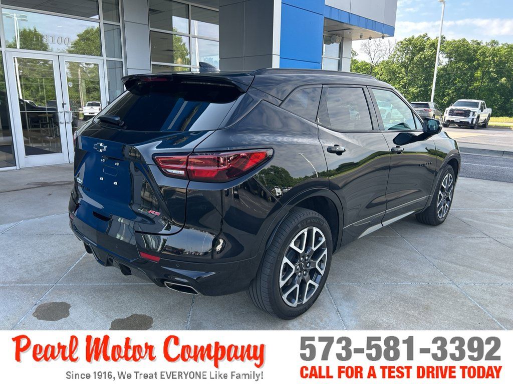 Certified 2023 Chevrolet Blazer RS w/ Driver Confidence II Package AWD/4WD image 3