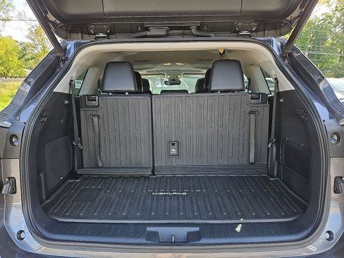 Used 2021 Toyota Highlander Limited image 31