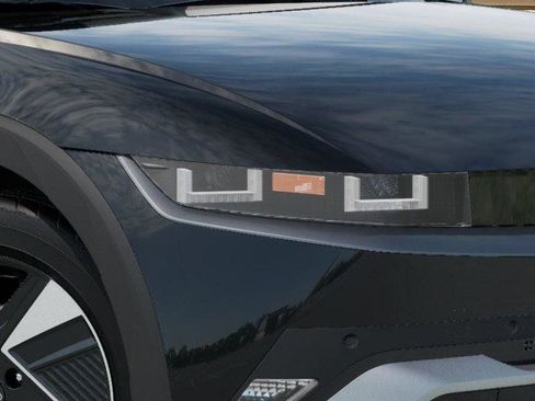 New 2025 Hyundai Ioniq 5 SE image 9