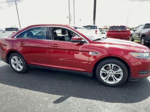 Used 2018 Ford Taurus SEL w/ Equipment Group 201A FWD image 9