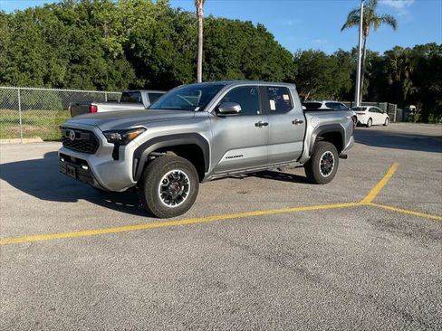 Used 2024 Toyota Tacoma TRD Off-Road AWD/4WD image 8