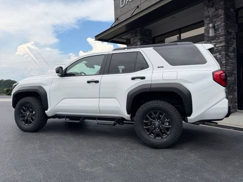 Used 2026 Toyota 4Runner SR5 AWD/4WD image 29