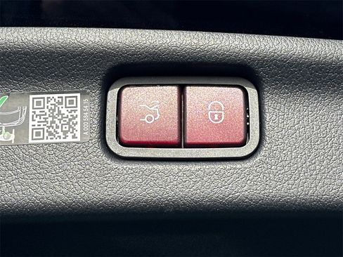 Certified 2025 Mercedes-Benz C 300 Sedan image 21