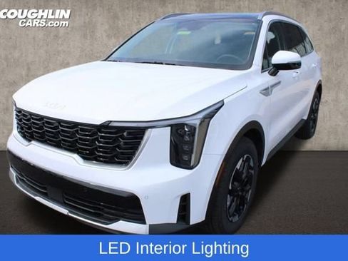 Used 2025 Kia Sorento S w/ Panoramic Sunroof Package FWD image 6
