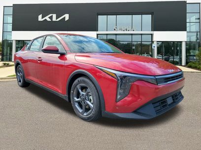 New 2025 Kia K4 LXS