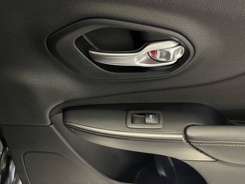 Used 2015 Jeep Cherokee Sport w/ Sport Appearance Group image 42