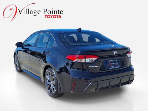 Used 2026 Toyota Corolla SE FWD image 3