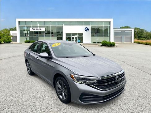 Certified 2024 Volkswagen Jetta SE FWD image 7