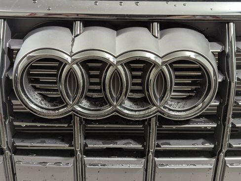 New 2025 Audi Q3 2.0T Premium image 26