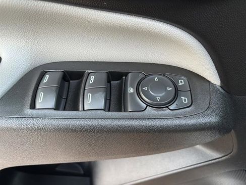 Used 2021 Chevrolet Equinox LS w/ LS Convenience Package FWD image 15