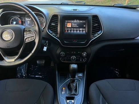 Used 2019 Jeep Cherokee Latitude w/ Cold Weather Group image 15