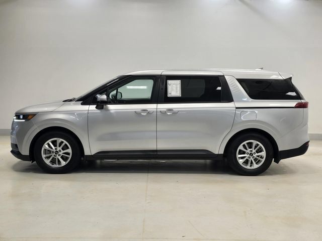 Used 2023 Kia Carnival LX FWD image 31