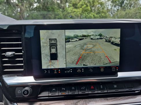 Used 2024 Chevrolet Silverado 1500 LTZ AWD/4WD image 24