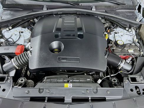 Used 2025 Land Rover Range Rover Velar Dynamic SE image 31