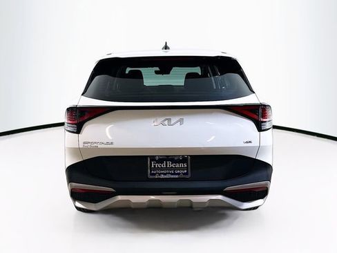 Used 2023 Kia Sportage LX image 8